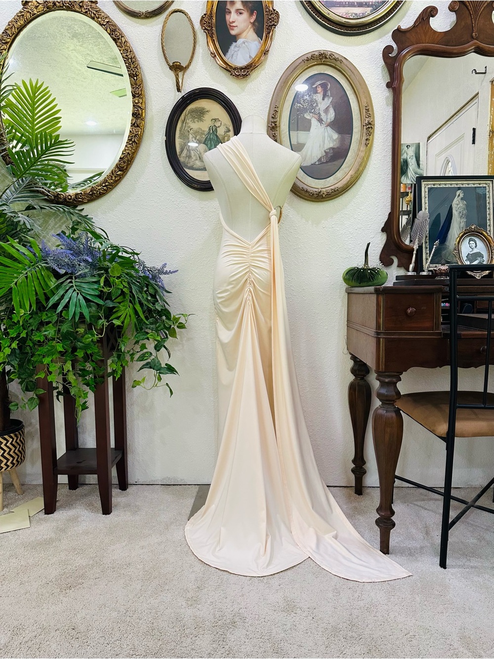 Elegant One-Shoulder Cream Evening Gown